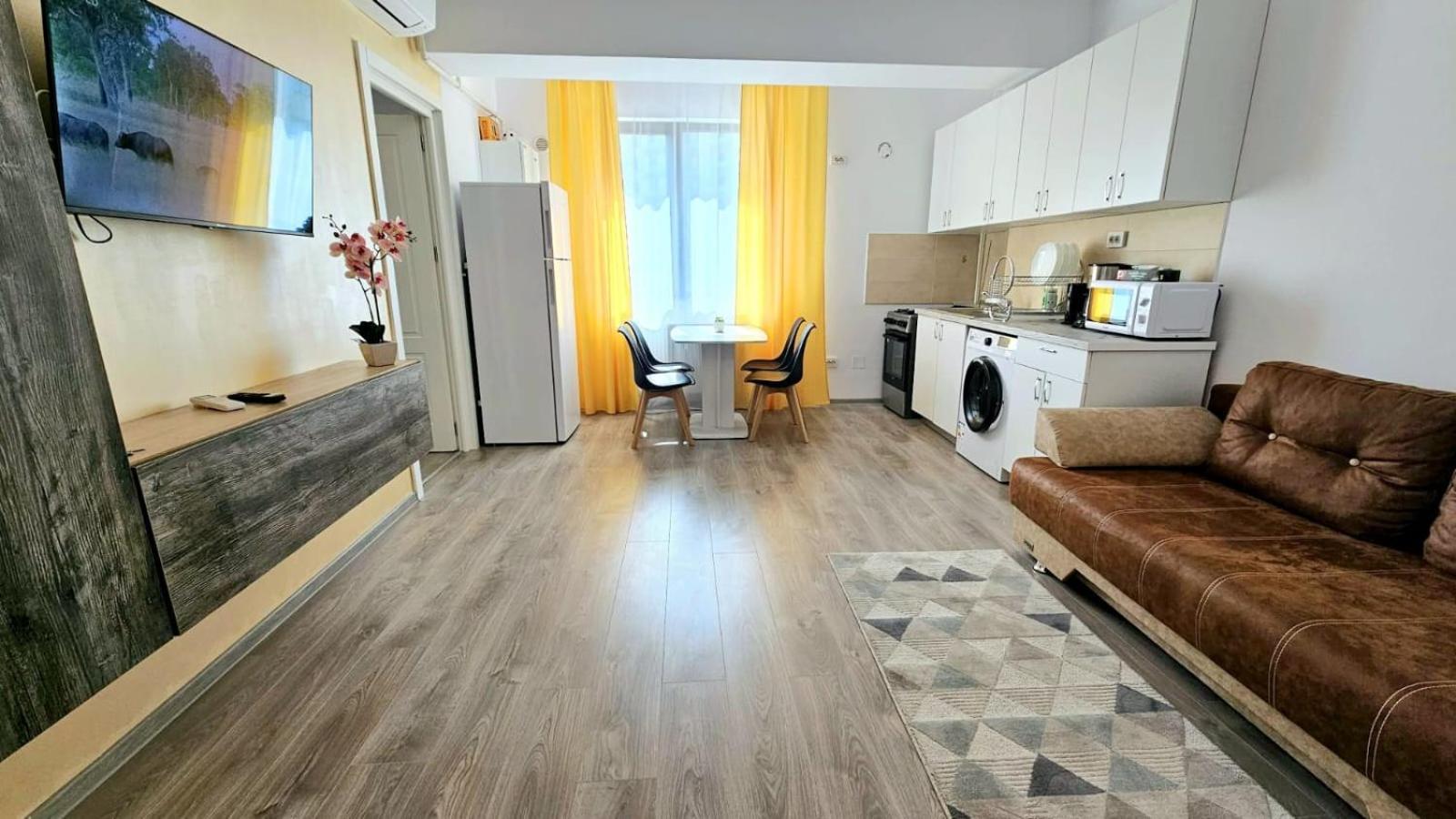 Evelyn Modern Apartment Near Palas Iasi Buitenkant foto